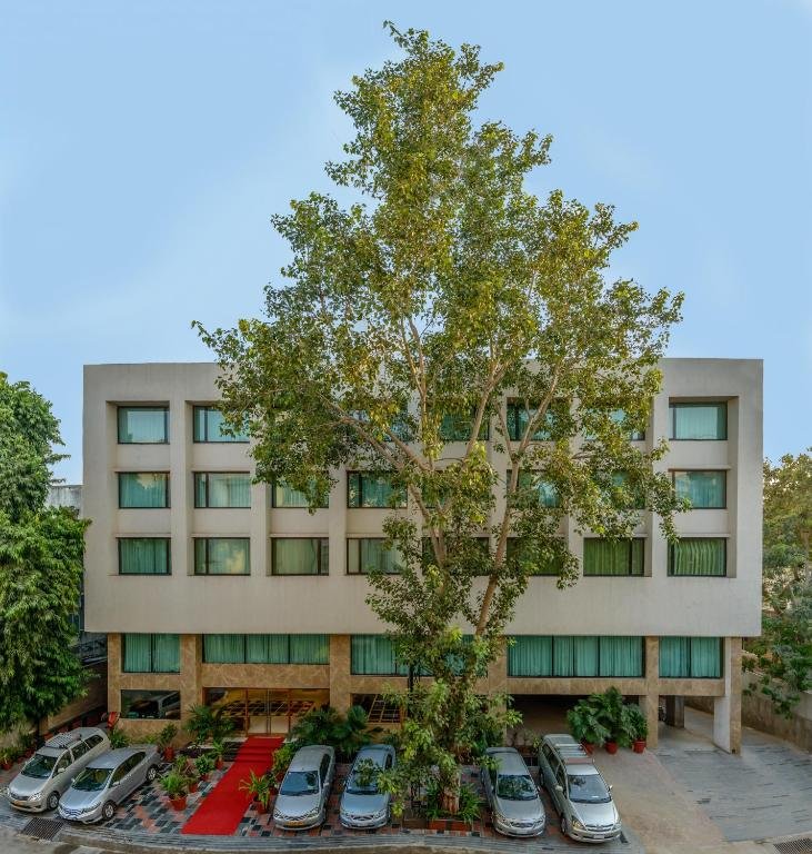 President CG Road